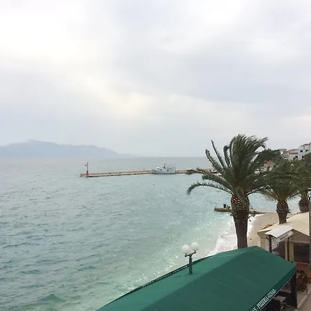 Apartment First Row Gradac *